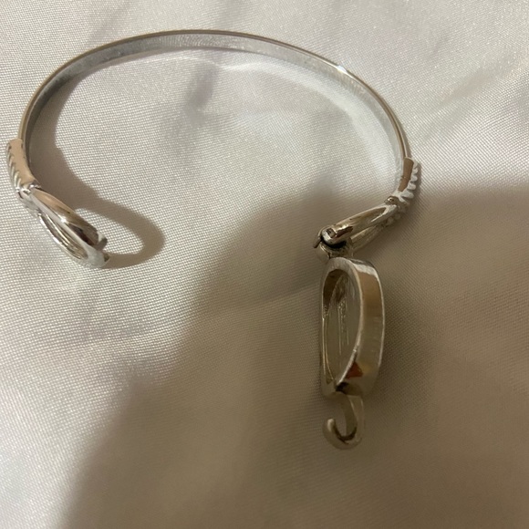 VINTAGE silver tone and Abalon AVON bracelet - Picture 2 of 4